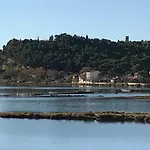 Parenthese Au Bord De L'etang